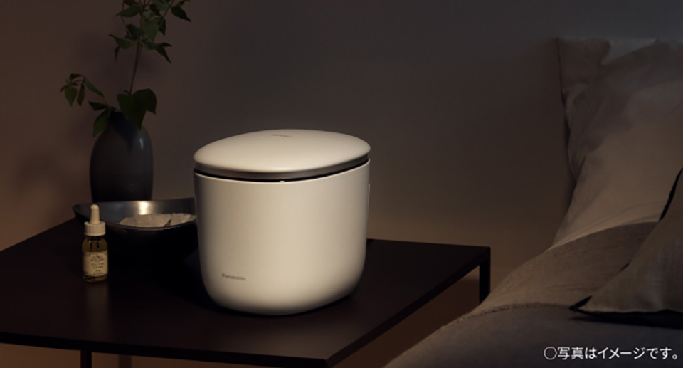 ベッドサイドにたたずむ本製品