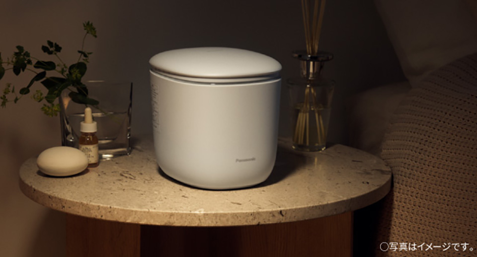 ベッドサイドにたたずむ本製品