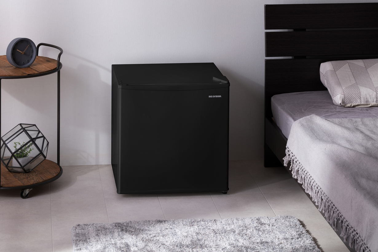 アイリスオーヤマ IRSD-5A-B 【右開き】45L 1ドア冷蔵庫 |エディオン