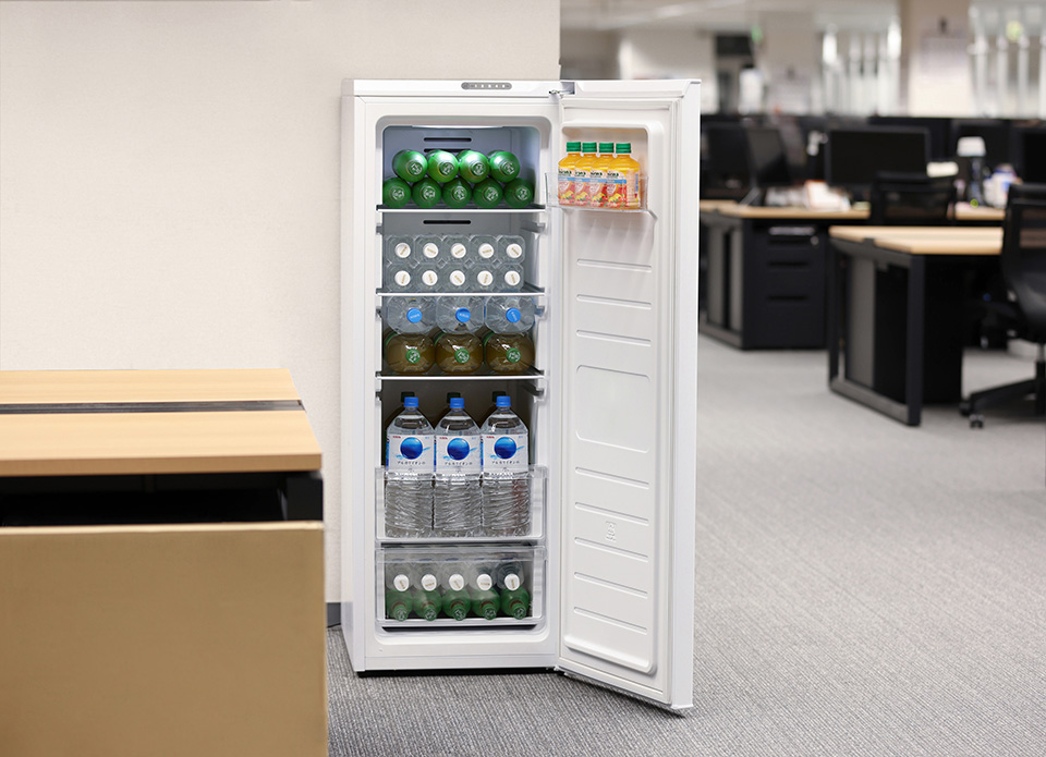 コン:２週間のみ使用アイリスオーヤマ 冷蔵庫142L IRSN-14A-W アイリスオーヤマ（IRIS OHYAMA） IRSD-14A-W 2ドア冷凍冷蔵庫 142L