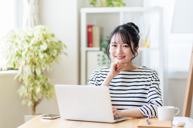 笑顔な女性のイメージ