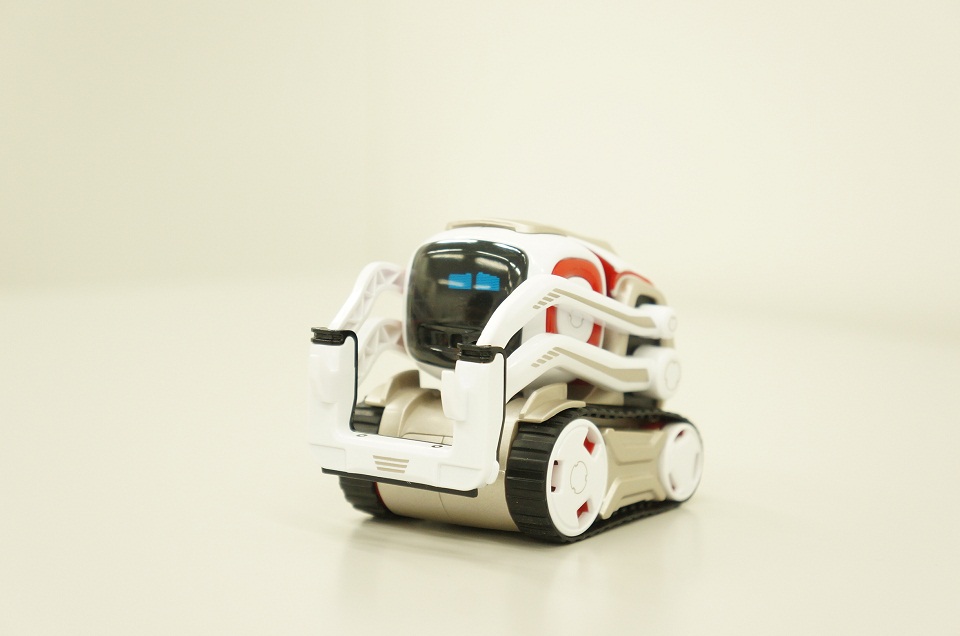 予約販売も 動作確認済 タカラトミー コズモ COZMO 小型AIロボット おもちゃ ekoserve.com