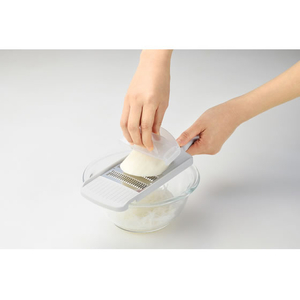 TAKAGI 兼定 日本製 抗菌 兼定 VEGE-CUT ベジカット ステンレス 細千切りスライサー ホルダー付 FCJ523W-イメージ4