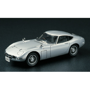 ●1965年第12回東京モーター・ショー。会場には熱気と興奮が渦巻いていました。 ●その中心に、1台の車がネーミングの発表と同時に人々の前に姿を現したのです。 ●日本の自動車の歴史のなかでも、白眉の1