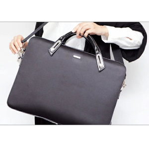 abbi NewYrok PCバッグ ミッシェル・サテンブリーフケース L(17インチ) ブラック B6306BK-イメージ16