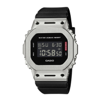 カシオ G-SHOCK シルバー/ブラック GM-5600M-1JF