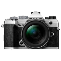 OMデジタルソリューションズ デジタル一眼カメラ・12-45mm F4．0 PRO レンズキット OMSYSTEM シルバー OM5LK1245SLV