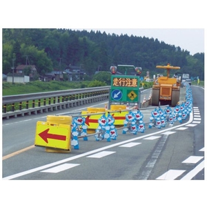 仙台銘板 ソフトサインボード 蛍光黄／赤プリズム 矢印600×900 FC740HC-8184840-イメージ4