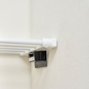 アイリスオーヤマ 伸縮棚アダプター付き 65～95cm ホワイト FCJ825V-H-J-NST65R-イメージ3