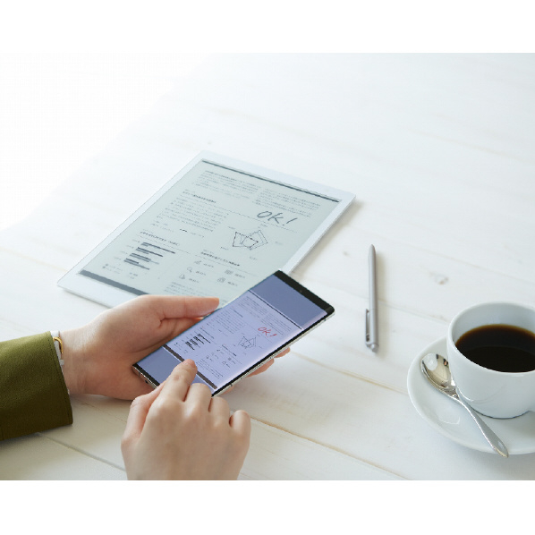 富士通 QUADERNO(Gen．2) A4サイズ 電子ペーパー サテンホワイト FMVDP41 スタイラスペン クアデルノ 保存操作は必要なし が進化 Type 1以前は非対応 14/10 iOS Android 8以降 Google Pixel 3/3 タブレット非対応 ファイル Wi Fi