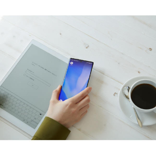 富士通 QUADERNO(Gen．2) A4サイズ 電子ペーパー サテンホワイト FMVDP41 スタイラスペン クアデルノ 保存操作は必要なし が進化 Type 1以前は非対応 14/10 iOS Android 8以降 Google Pixel 3/3 タブレット非対応 ファイル Wi Fi