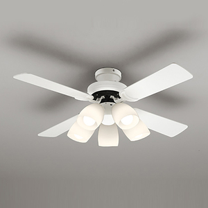 光と風で快適な生活環境を。 ●LED電球一般形(E26)×5。 ●リモコン付 照明:全灯→3灯→消。 ●ファン:風量・風向切替。 ●本体:鋼(オフホワイト色) 。 ●羽根:木材・リバーシブル(オフホワ