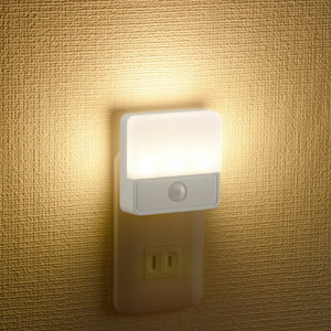 オーム電機 LED明暗人感センサー式ナイトライト 室内用 NIT-ALA6JSQ-WL-イメージ3