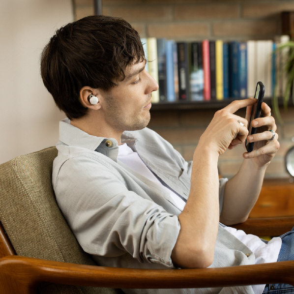 ローランド イヤフォン V-MODA Hexamove Pro ホワイト HEXM-PR-WH aptX 1kHz時 収納ケース