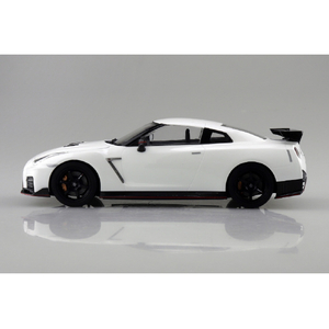 アオシマ 1/24 R35 NISSAN GT-R NISMO 2017 ブリリアントホワイトパール 05BWR35GTRﾆｽﾓ17Bﾎﾜｲﾄﾊﾟ-ﾙ-イメージ4