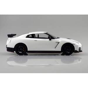アオシマ 1/24 R35 NISSAN GT-R NISMO 2017 ブリリアントホワイトパール 05BWR35GTRﾆｽﾓ17Bﾎﾜｲﾄﾊﾟ-ﾙ-イメージ5