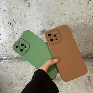 GAACAL iPhone 14 Pro用「オータムカラー」カメラ保護TPUケース ブラウン P00212BRQP-イメージ3