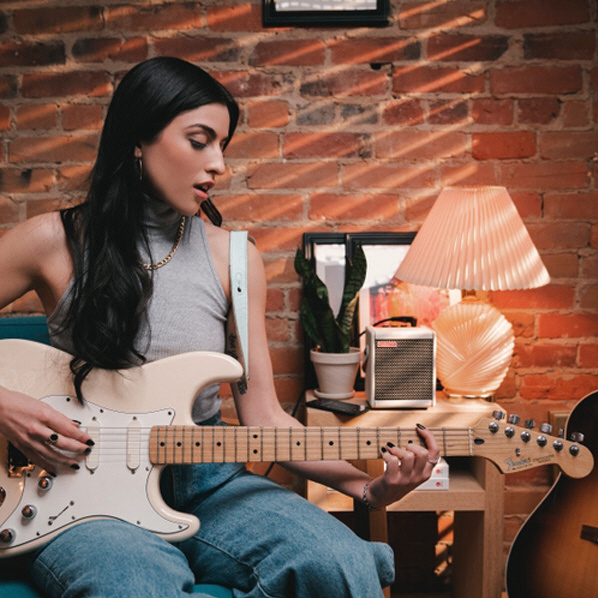 Positive Grid Spark MINI パール PGSPARKMP 商品情報      【小さいからこそ、新しくパワフル】●Spark MINIは、革新的かつスマートなギター・プレイをどこにでも持ち B2259083390(17242円)