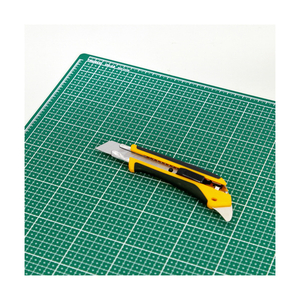 トラスコ カッターマット Ａ４サイズ（３２０Ｘ２３０ＭＭ） TRUSCO カッターマット CM-A4-イメージ2
