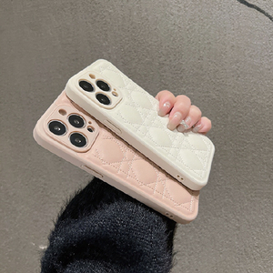 GAACAL iPhone 14用キルティングPUレザーケース ブラック P00273BKQ-イメージ3